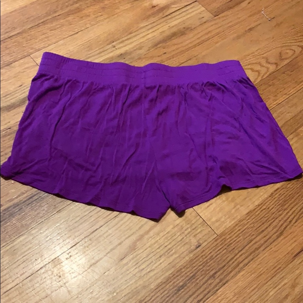 Shorts - Picture 3 of 3